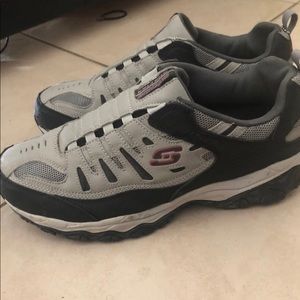 Sketchers men’s slip ons